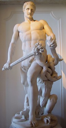 Ὁ Ἡ&rho;&alpha;&kappa;&lambda;ῆ&sigmaf; &mu;ά&chi;&epsilon;&tau;&alpha;&iota; &tau;ὴ&nu; &Lambda;&epsilon;&rho;&nu;&alpha;ί&alpha; Ὕ&delta;&rho;&alpha;