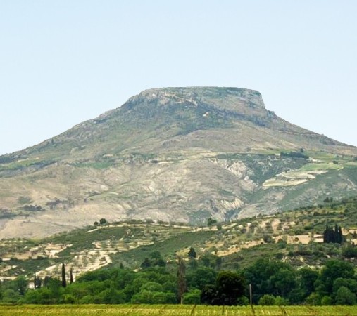 &Tau;ὸ ὅ&rho;&omicron;&sigmaf; Ἀ&pi;έ&sigma;&alpha;&sigmaf;