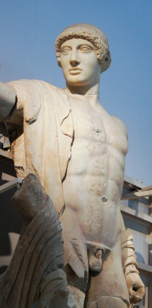 Ἀ&pi;ό&lambda;&lambda;&omega;&nu;, ἄ&gamma;&alpha;&lambda;&mu;&alpha; Ὀ&lambda;&upsilon;&mu;&pi;ί&alpha;&sigmaf;