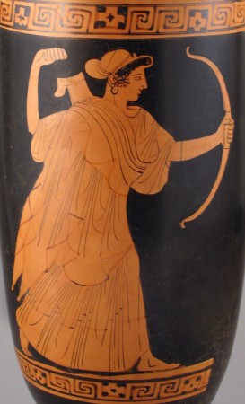 Ἄ&rho;&tau;&epsilon;&mu;&iota;&sigmaf; &mu;ὲ &tau;ό&xi;&omicron;