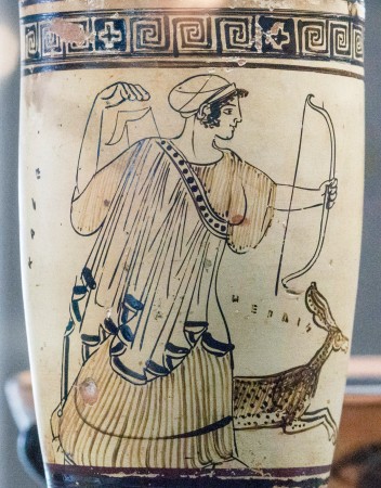 Ἄ&rho;&tau;&epsilon;&mu;&iota;&sigmaf; Ἐ&lambda;&alpha;&phi;&eta;&beta;ό&lambda;&omicron;&sigmaf;